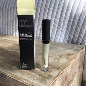 Crop Correcting concealer (Pear)BNIB